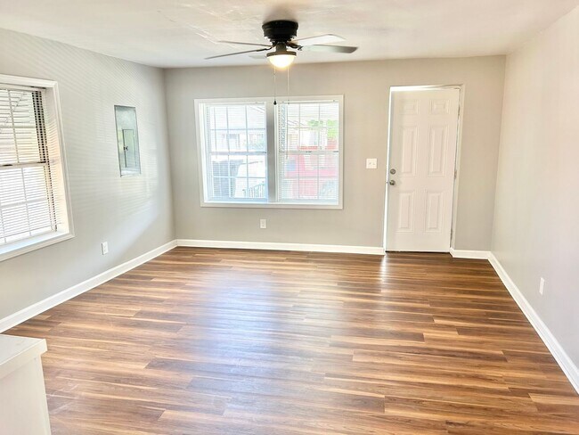 Foto del edificio - Newly Renovated 3BR Home Near Downtown & Medical District!