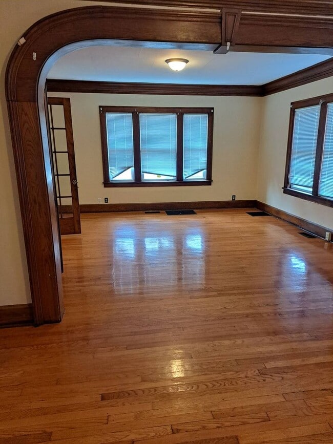 Building Photo - Beautiful Large Home for rent