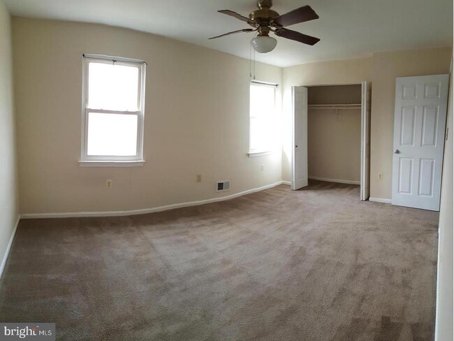 Foto del edificio - 8091 Community Dr