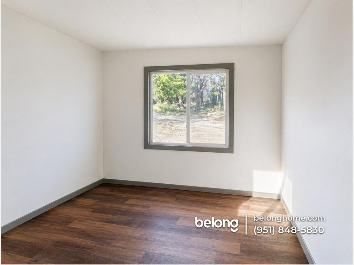 Foto del edificio - 3576 Whispering Pines Rd