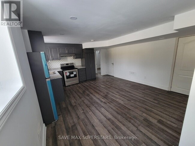 Building Photo - 32 Westminster Cir