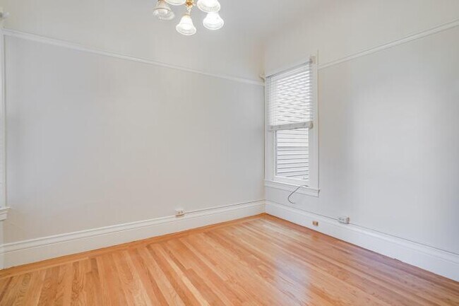 Building Photo - 4 bedroom in San Francisco CA 94109