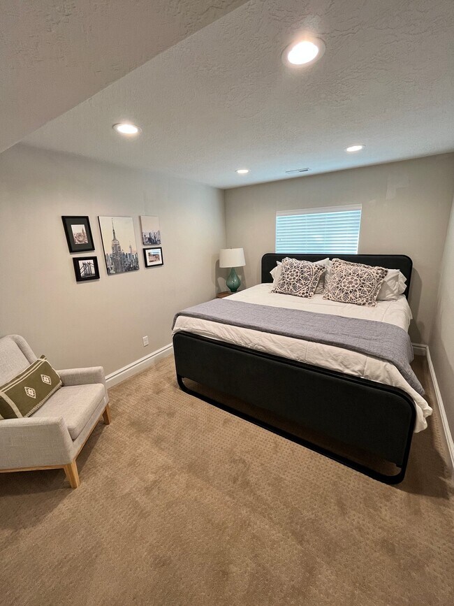 Building Photo - 10979 Cascabel Dr