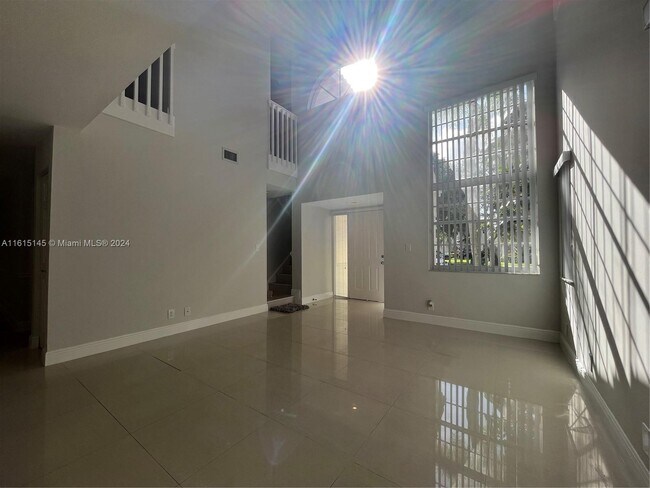 Foto del edificio - 2668 W Saratoga Dr
