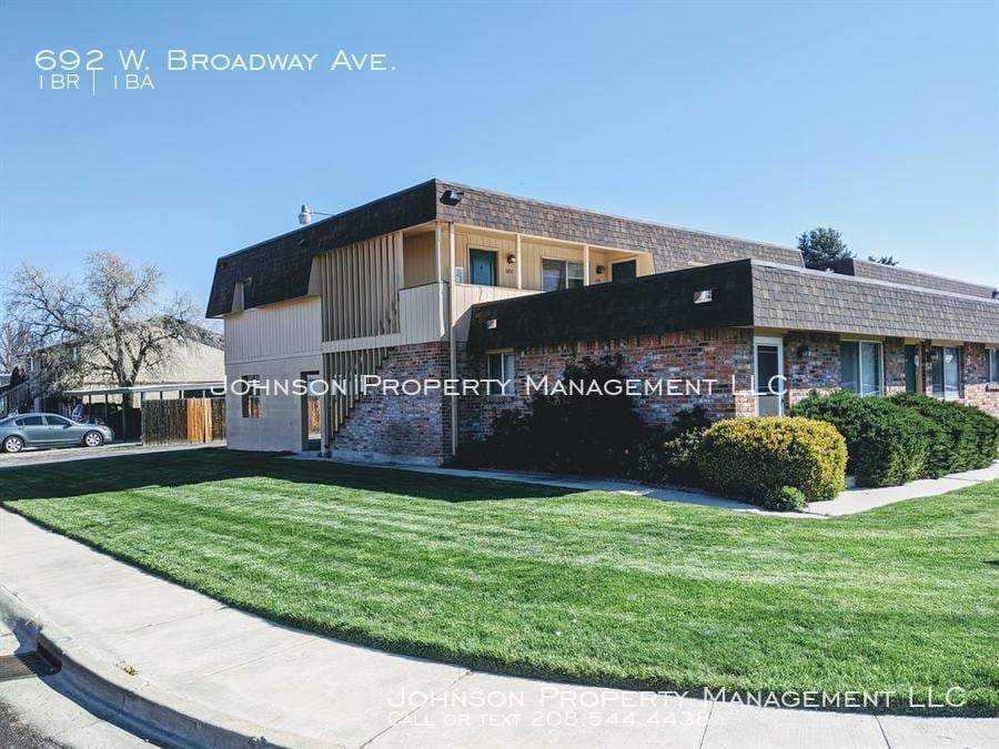Primary Photo - 692 W Broadway Ave, Meridian, ID 83642