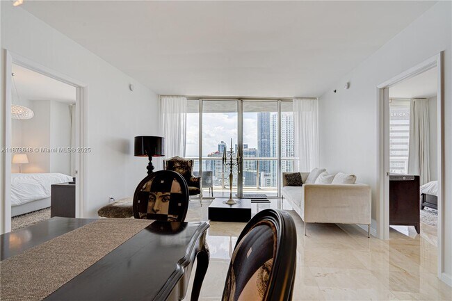 Foto del edificio - 495 Brickell Ave