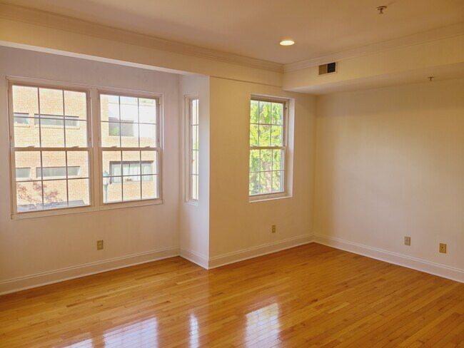 Foto del edificio - 1220 South St