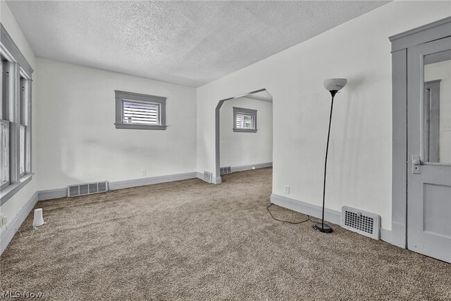 Building Photo - 3341 E 145th St