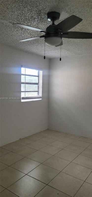 Foto del edificio - 1514 NW 11th Pl