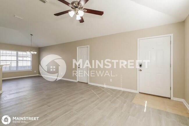 8228 Maple St, Jacksonville, FL 32244 - 4