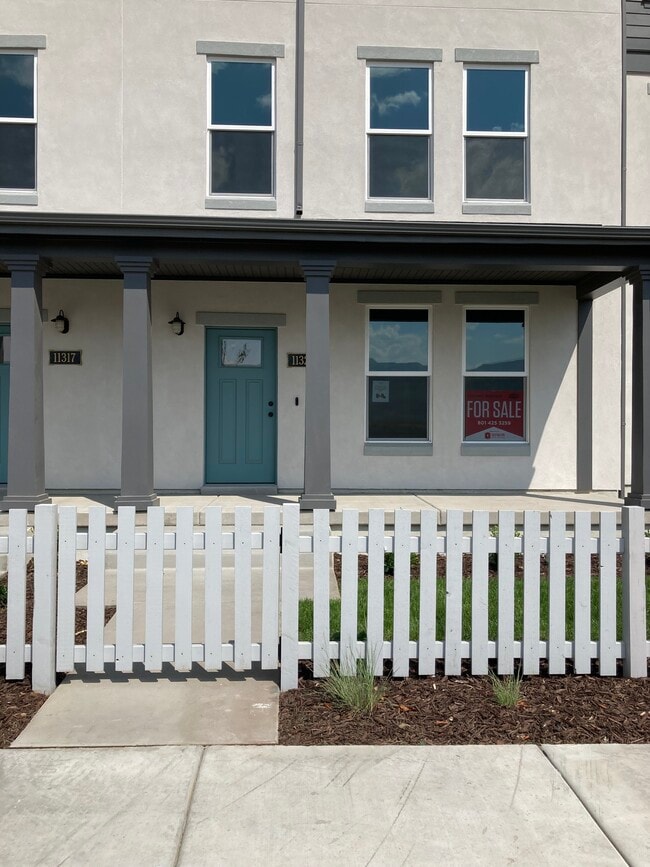 Welcome Home! - 11321 S Prosperity Rd