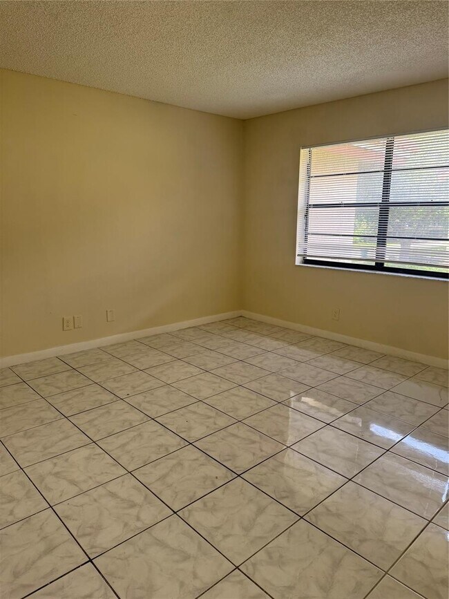 Foto del edificio - 3502 NW 114th Ln