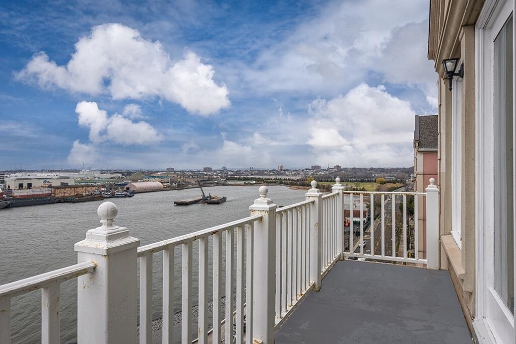 Foto principal - 100 Shearwater Ct E