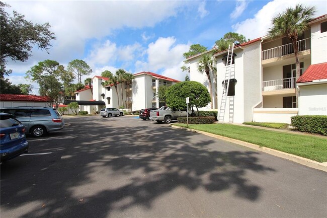 Foto del edificio - 451 Hamptoncrest Cir