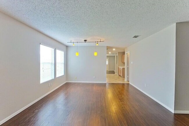 Foto del edificio - 707 Gunters Mtn Ln