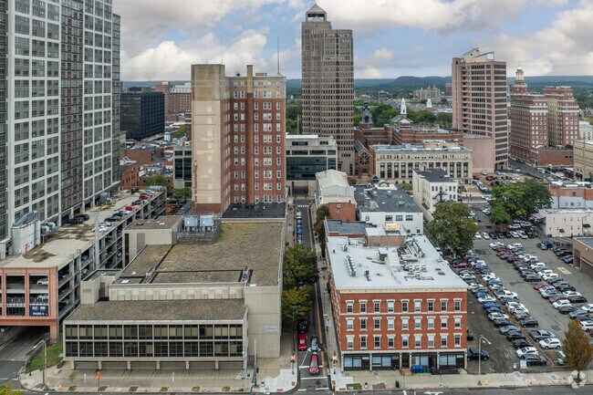 Foto del edificio - Condos at Center Court