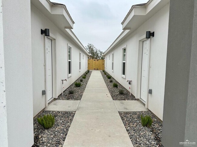 Foto del edificio - 12 Acacia St