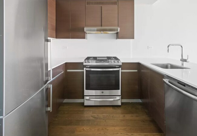 Foto del edificio - 365 W 34th St