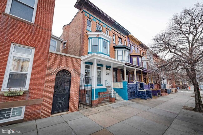 Street View - 315 E 25th St