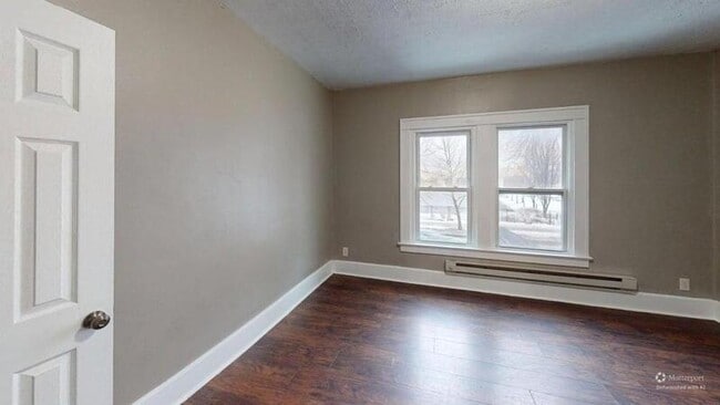 Building Photo - 118 Ridgeway Ave