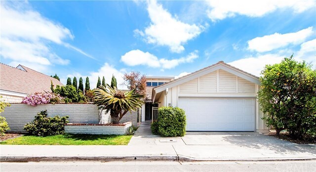 Foto del edificio - 24 Cypress Tree Ln
