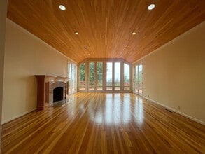 Building Photo - 15480 Peach Hill Rd