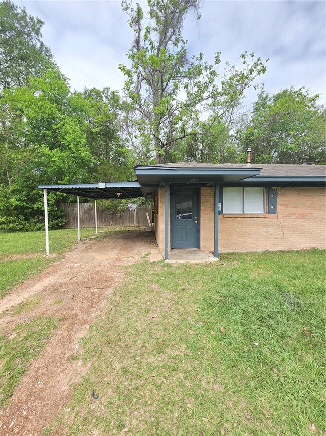 Building Photo - 509 Truman St
