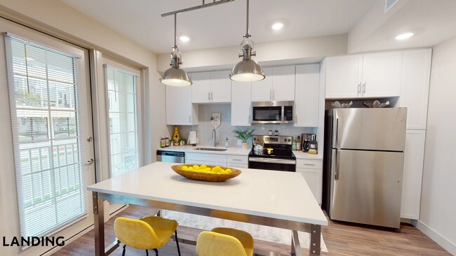 Foto del edificio - 2220 W First St