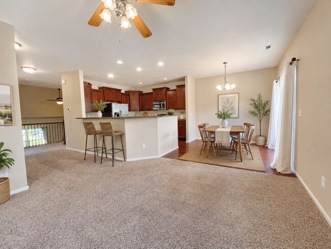 Foto del edificio - Gorgeous 3 Bedroom Townhouse off North Power Corridor!