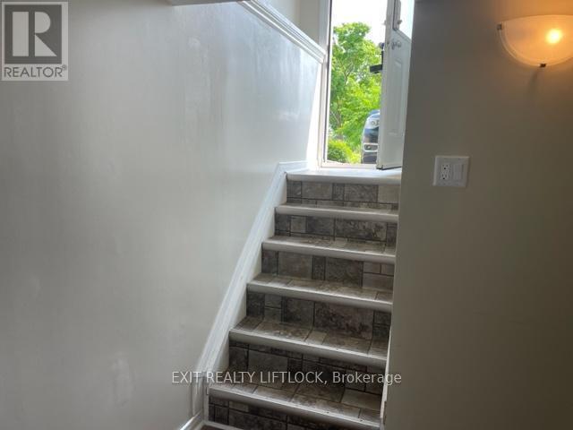 Photo du bâtiment - 1437 Westbrook Dr