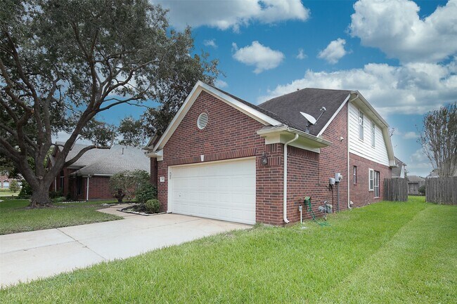 Building Photo - 2407 Hanston Ct