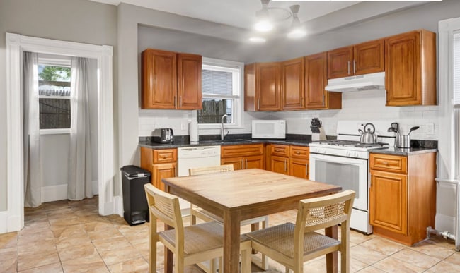 Photo - 20 Alcott St Apartment