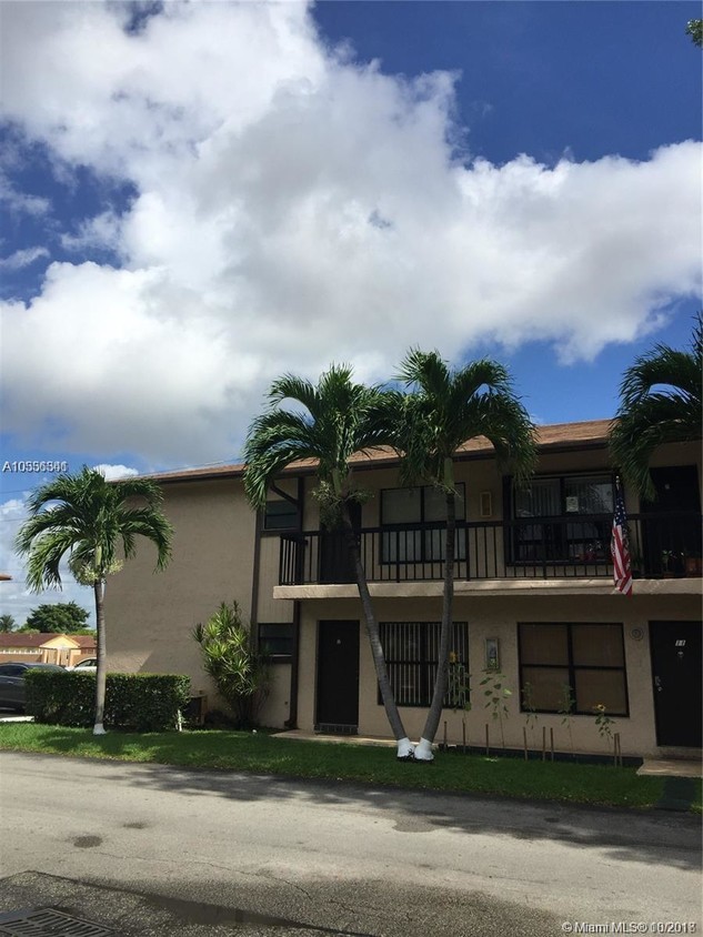 Foto principal - 2555 W 67th Pl