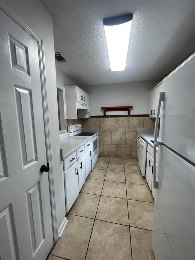 Building Photo - 117 Leeswood Cir