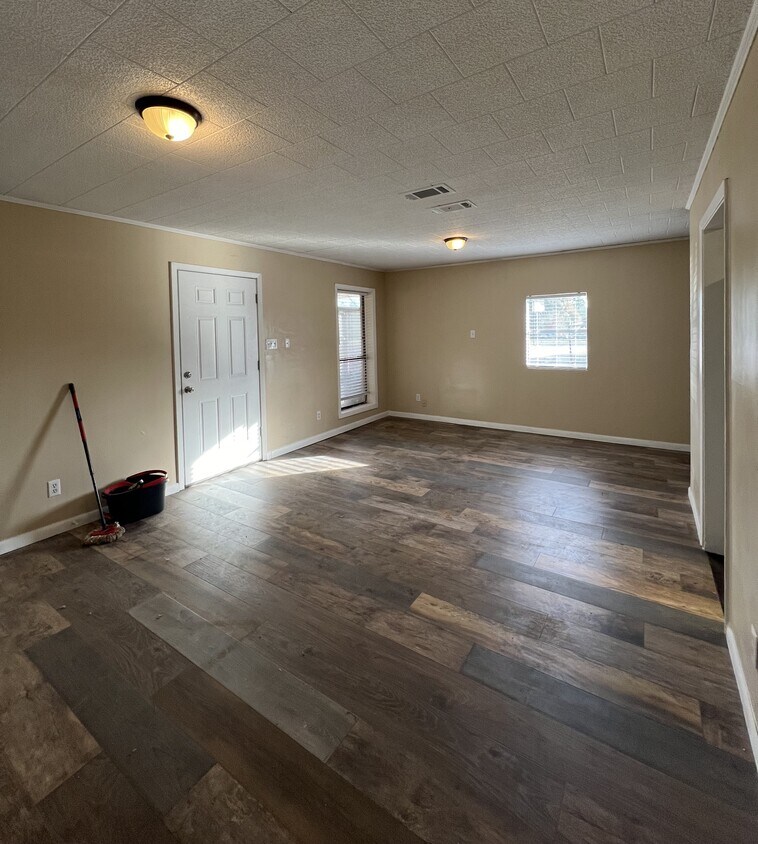 Foto principal - 12284 Lake Charles Hwy