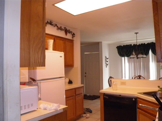 Foto del edificio - 2711 Grants Lake Blvd