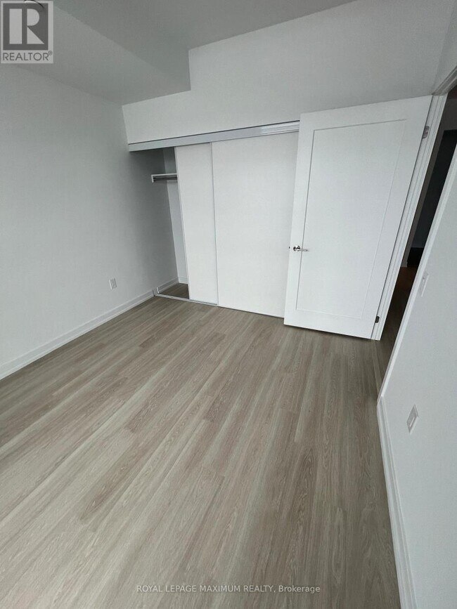 Photo du bâtiment - 9751 Markham Rd