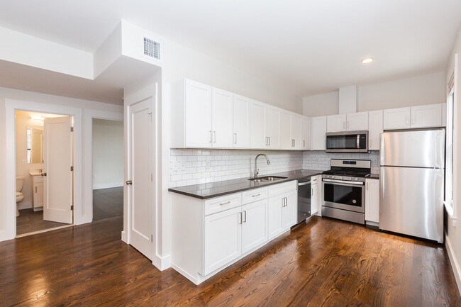 Building Photo - 20 Clary St