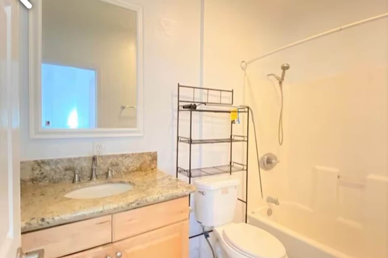 Primary Photo - Kaimuki Single-Family Home – 3 Beds 2 Baths, Utilities + AC Included, No Pets