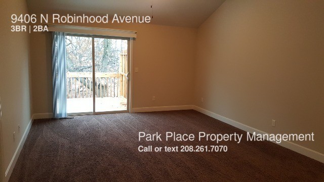 Building Photo - 9406 N Robinhood Ave