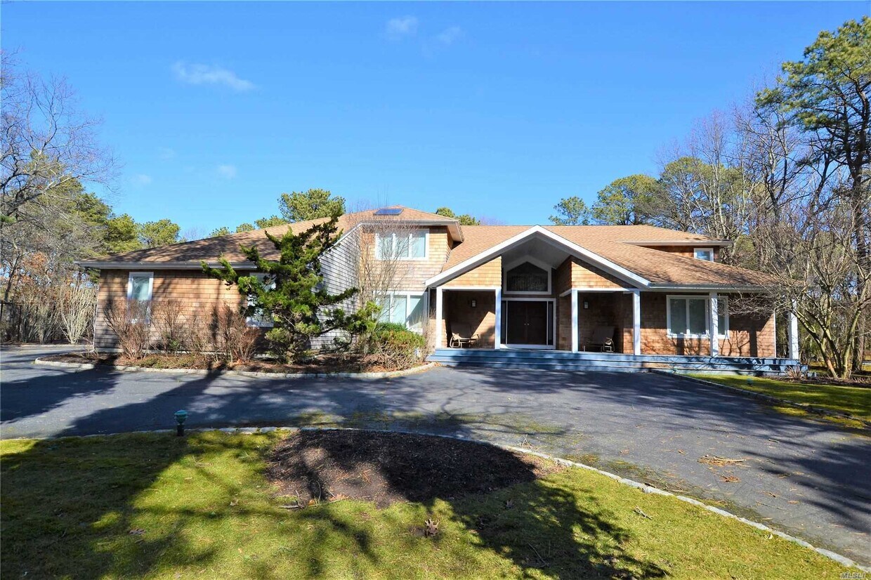Primary Photo - 14 Blueberry Ln