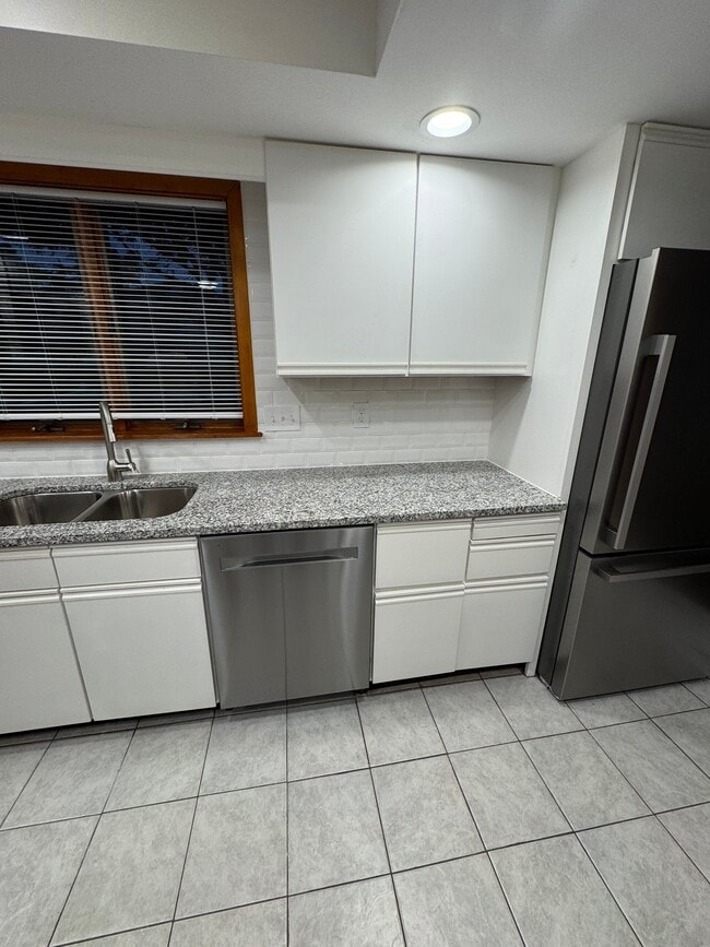 Building Photo - 20 Parkington Cir