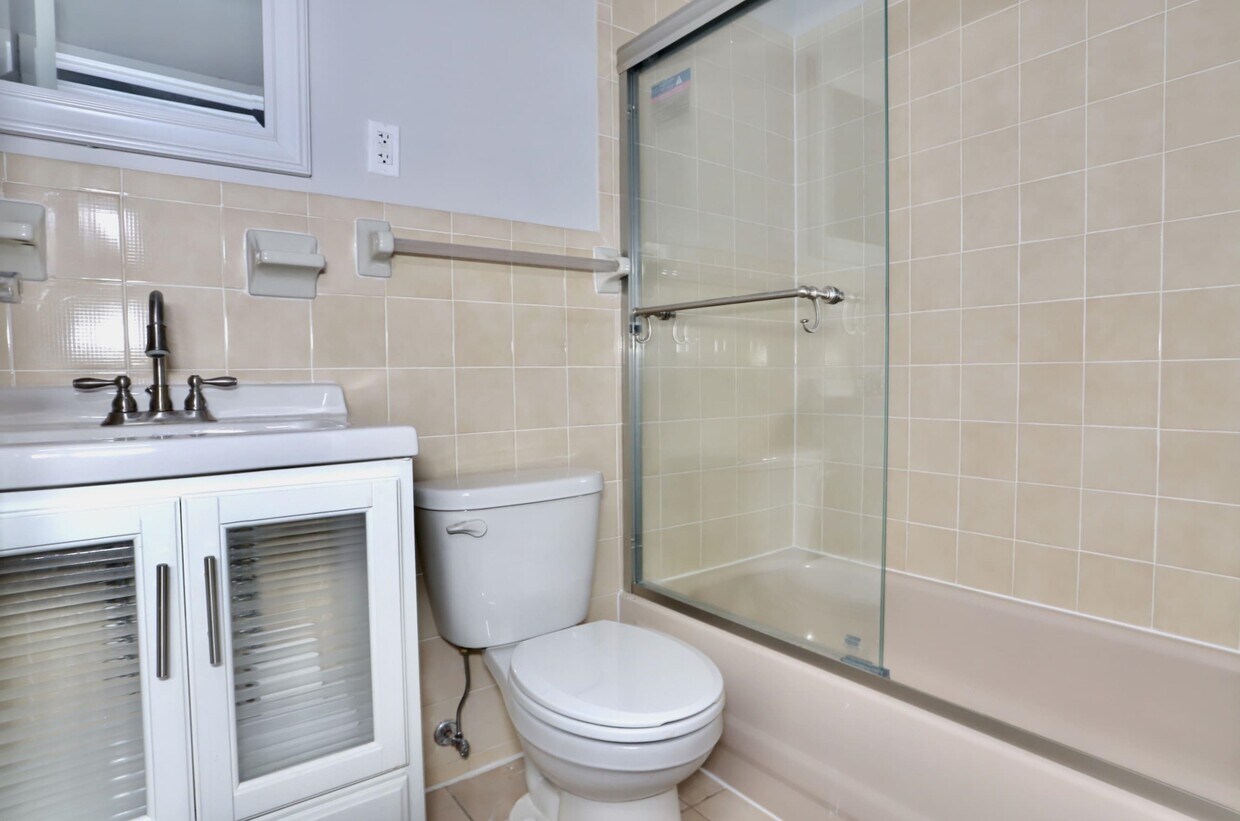 Foto principal - 4901 Murphy Pl