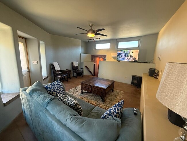 Foto del edificio - 60913 Manzanita Rd