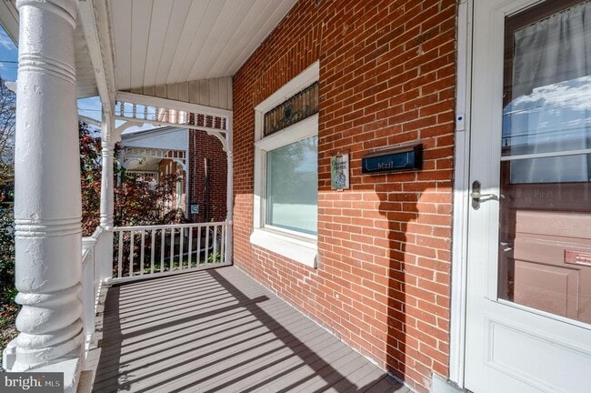 Building Photo - 121 W Arch St