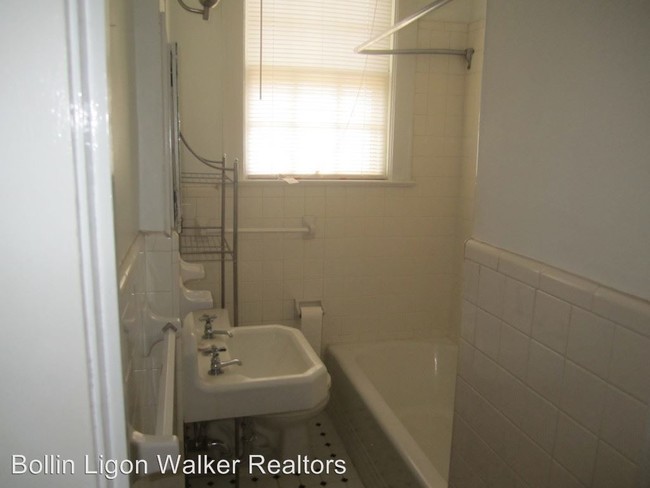 Building Photo - 3403-3403 Blossom St