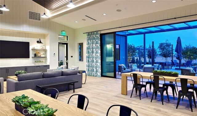 Building Photo - 4461 S Bryant Pso