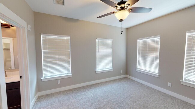 Building Photo - 311 Craddock Ave