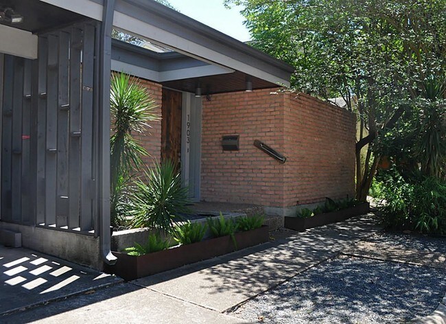 Foto del edificio - 1903 Vermont St