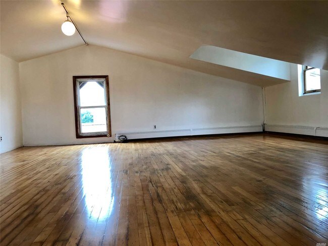 Building Photo - 14-23-23 118th St